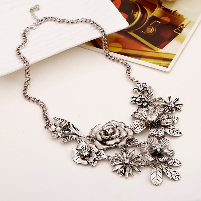 New Retro Diamonds Floral Necklace Fashion All-match